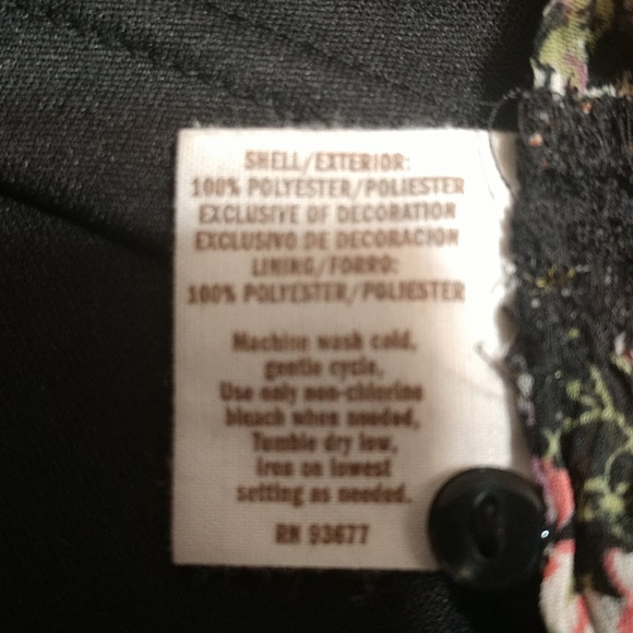Decree Black Flowered Summer Top sz L - Picture 8 of 8